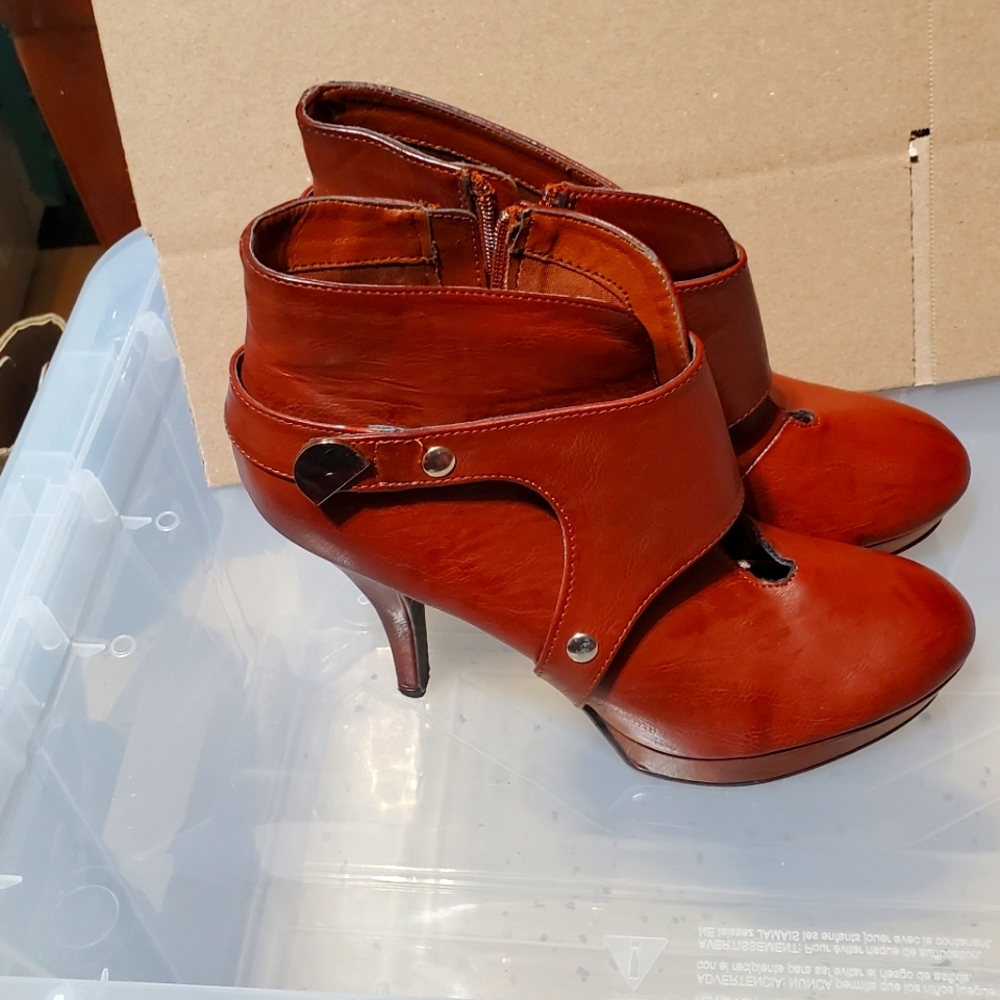 Unlisted Booties Size 9 Medium